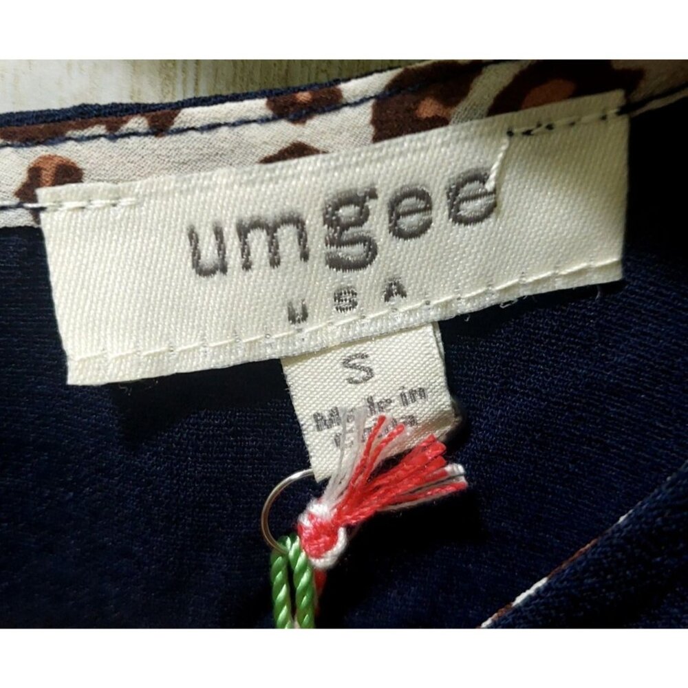 NWT Umgee Navy Solid Defined Shoulder Crepe Blouse~Long Sleeve - Picture 5 of 10